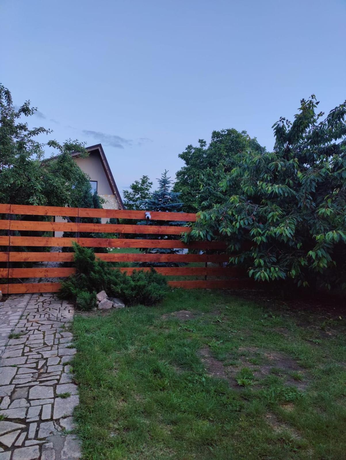 Luxus Cluj Airport Apartments Екстер'єр фото