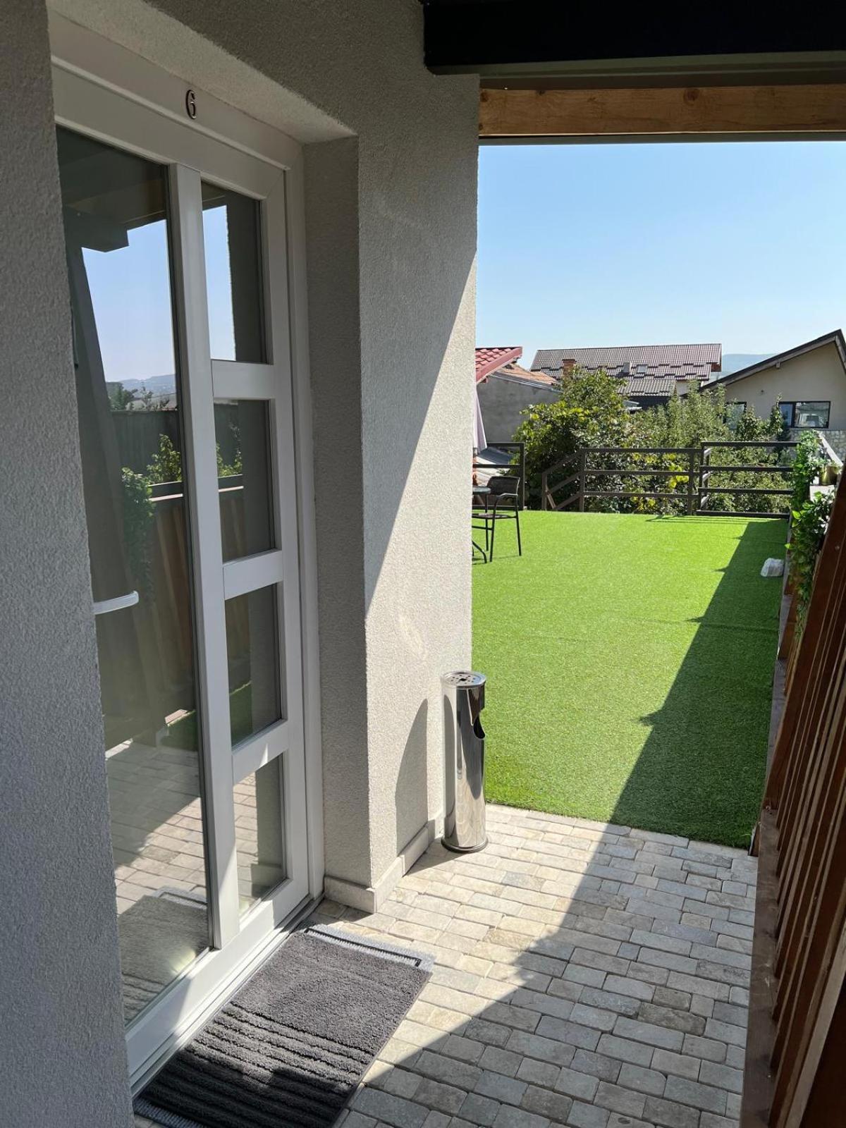 Luxus Cluj Airport Apartments Екстер'єр фото