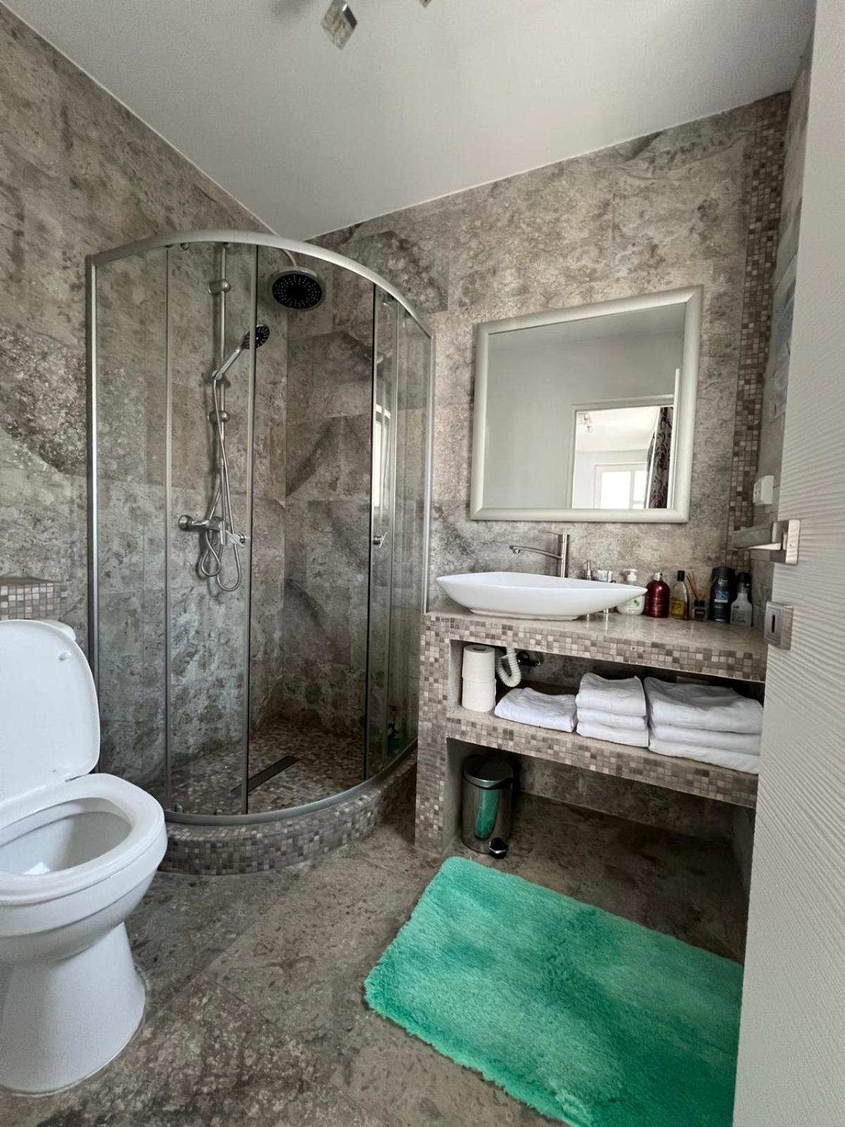 Luxus Cluj Airport Apartments Екстер'єр фото