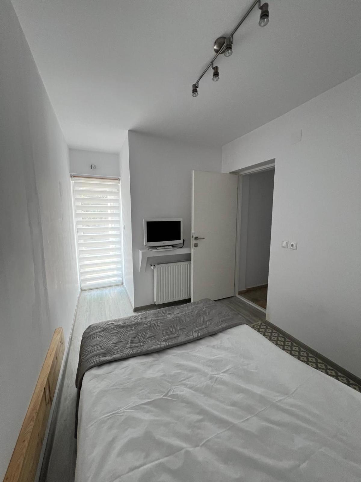 Luxus Cluj Airport Apartments Екстер'єр фото