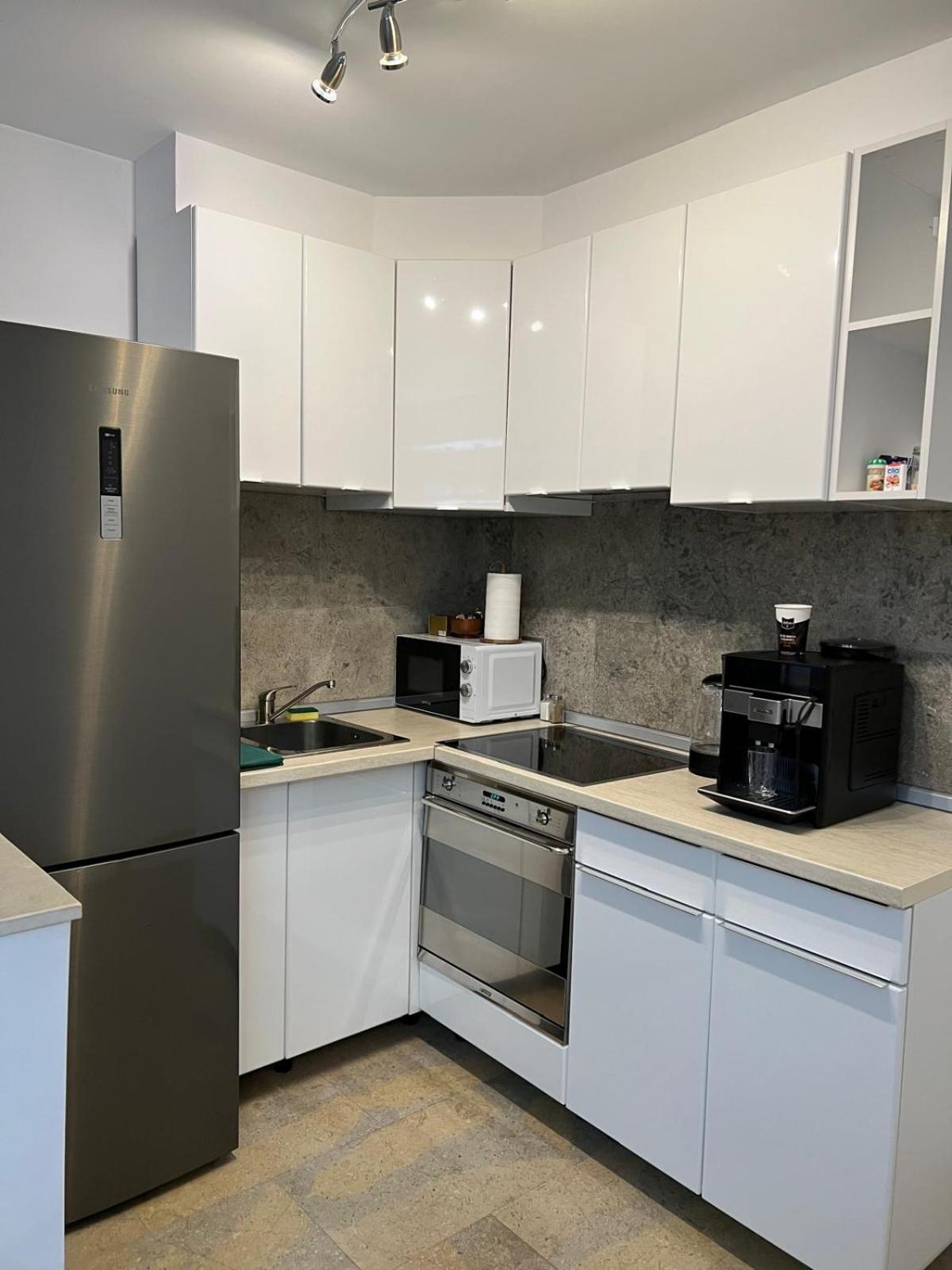 Luxus Cluj Airport Apartments Екстер'єр фото