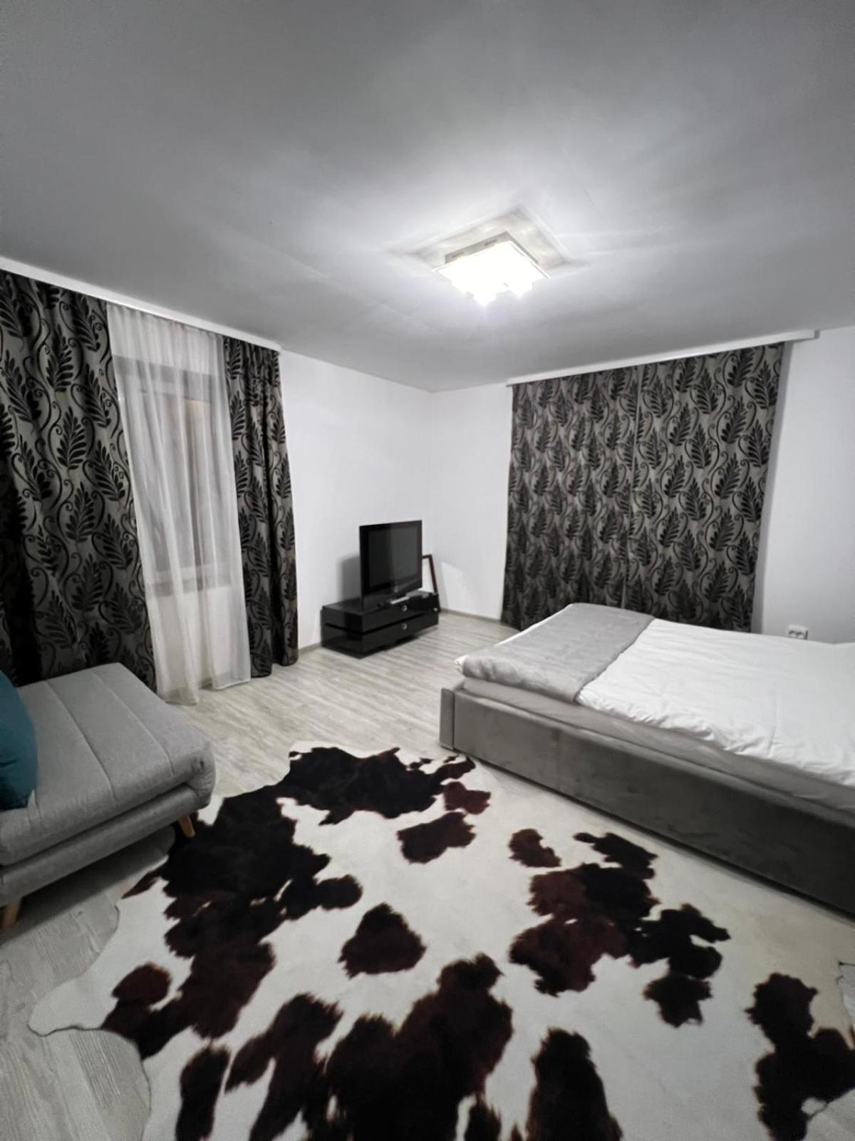 Luxus Cluj Airport Apartments Екстер'єр фото