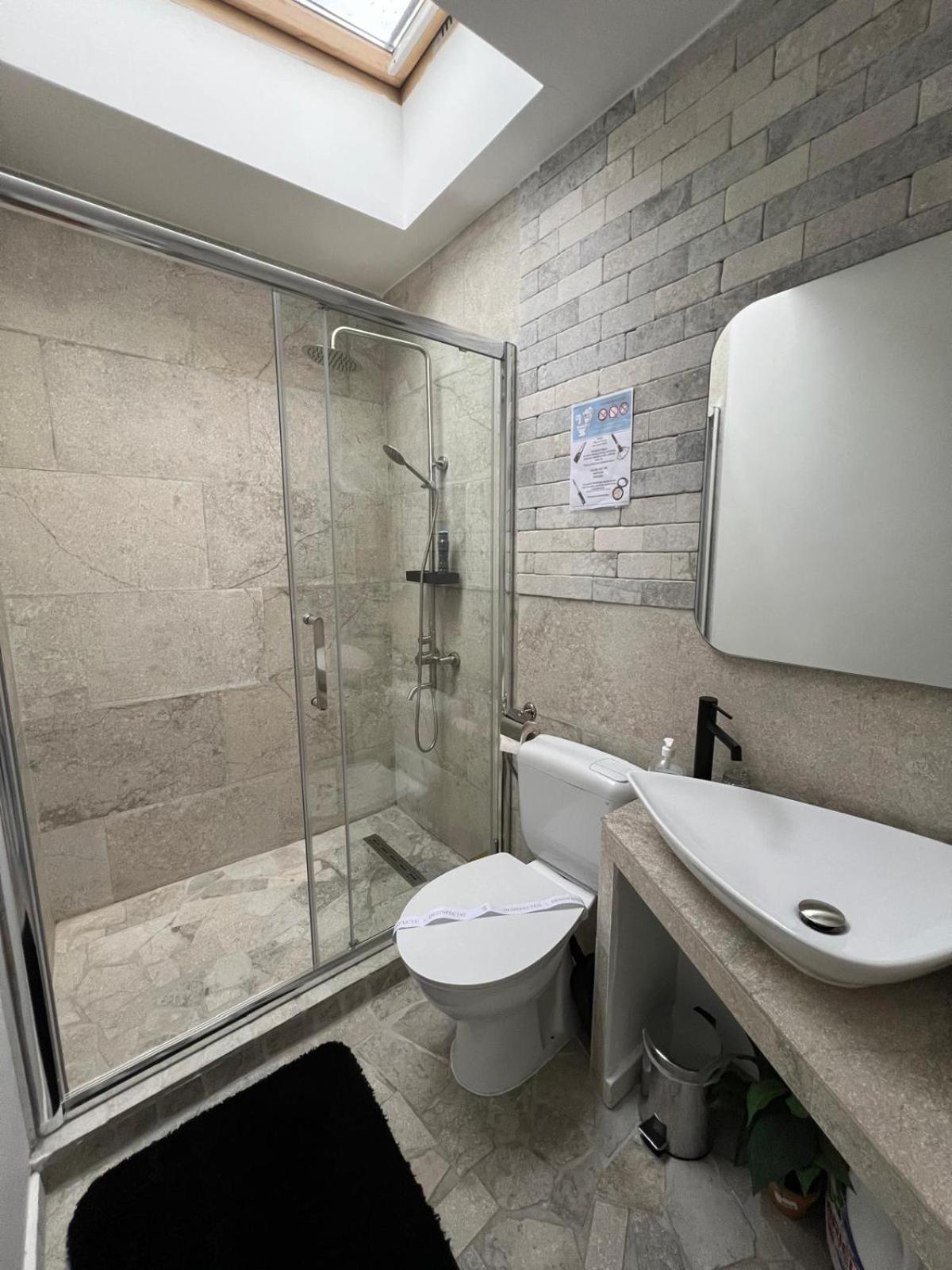 Luxus Cluj Airport Apartments Екстер'єр фото
