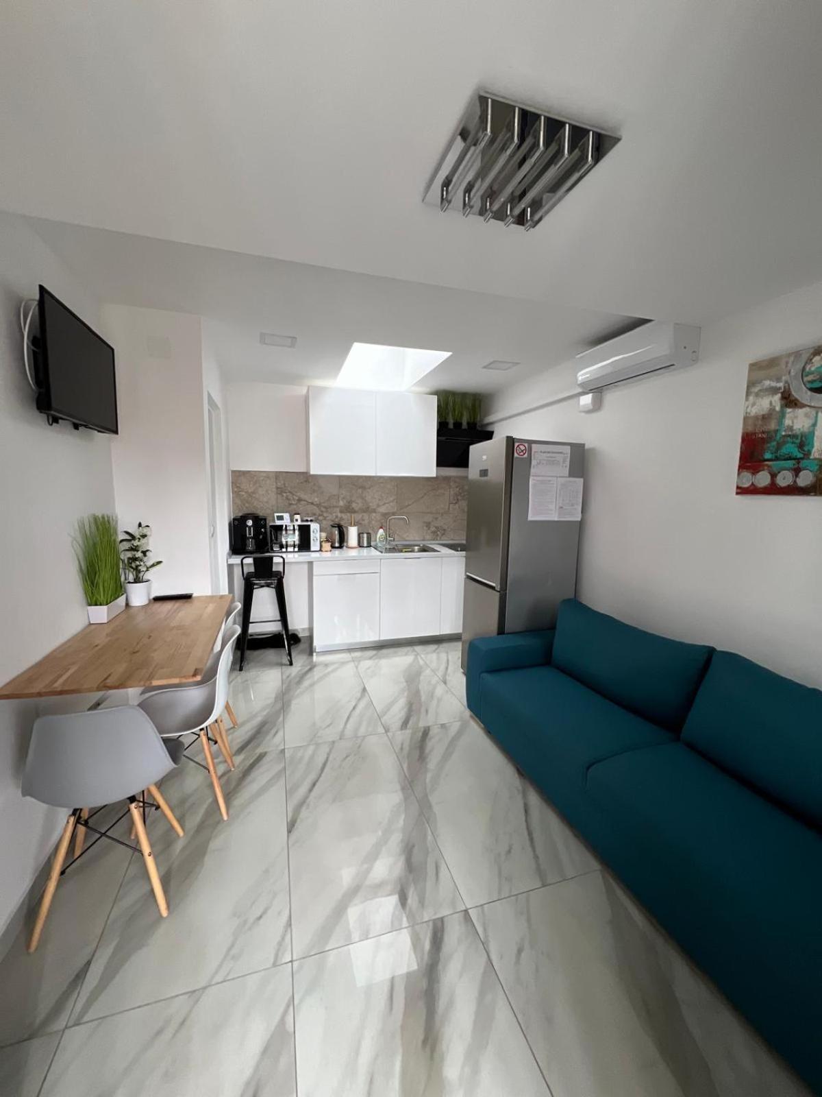 Luxus Cluj Airport Apartments Екстер'єр фото