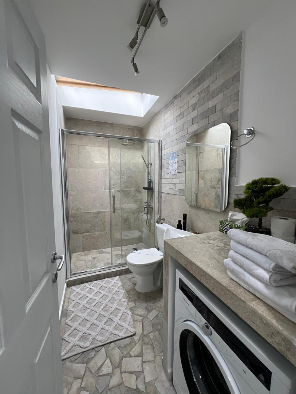 Luxus Cluj Airport Apartments Екстер'єр фото
